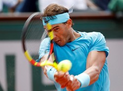 Petenis Rafael Nadal Ikut Bersih-bersih Lumpur Banjir Mallorca
