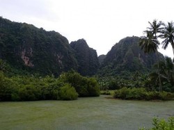 Bukit Karst Terbesar Ketiga Sedunia di Sulawesi, Cantik Kan?