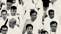 Potret Hitam Putih Saat Prabowo Umrah