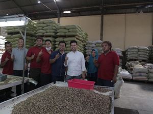 Emil Serap Aspirasi Buruh Kopi di Sidoarjo