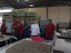 Emil Serap Aspirasi Buruh Kopi di Sidoarjo