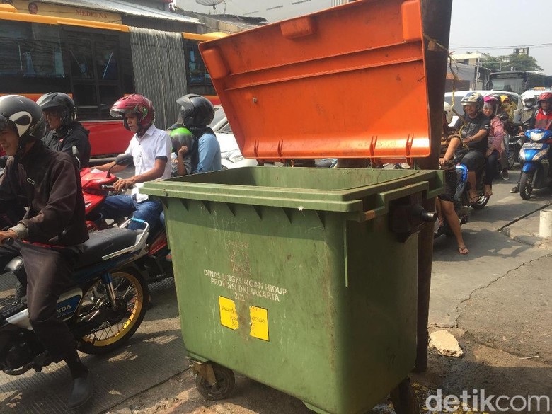 Membandingkan Harga Tong Sampah Made in Jerman-China-Dalam Negeri