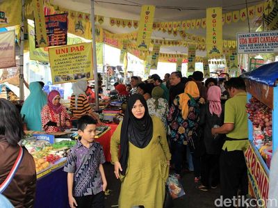 Foto: Ngabuburit di Pasar Benhil