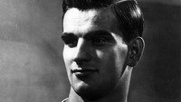 6-. Sandor Kocsis (Hongaria) mencetak 11 gol dalam 5 partai Piala Dunia (2,2 gol per partai). Ia tampil dan mencetak gol dalam Piala Dunia 1954. (Foto: Keystone/Getty Images)