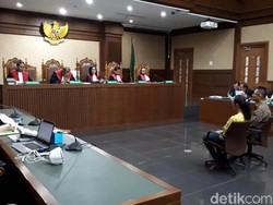 Cerita Kontraktor Tawar-menawar Suap untuk Bupati HST