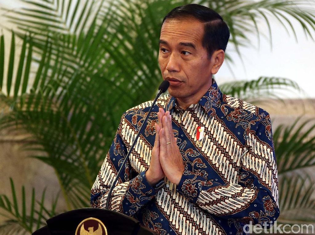 Jokowi Pimpin Malam Renungan Suci di TMP Kalibata Jokowi Pimpin Malam Renungan Suci di TMP Kalibata