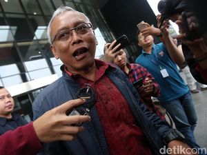 Politisi PDIP Arif Wibowo Tergopoh-gopoh Tinggalkan KPK