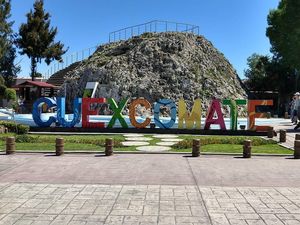 Gunung Api Terkecil Sedunia dan Kisah Pembuangan Jenazah