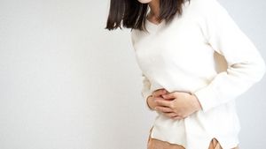 7 Cara Meredakan Sakit Perut di Pagi Hari