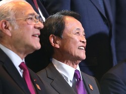 Dilanda Skandal Tanah, Menkeu Jepang Kembalikan Gaji Setahun