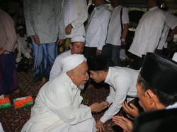 Di Pamekasan, Emil Diskusi bersama Petani Garam dan Hadiri Haul