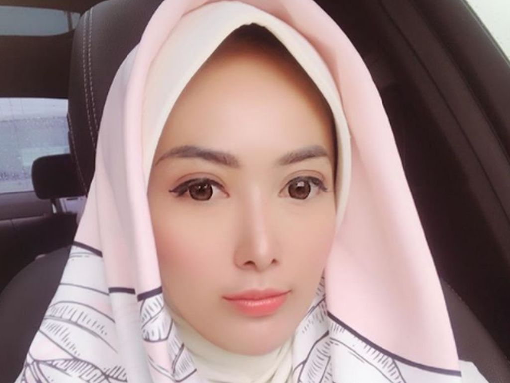 Dipaksa Transfer Uang, Cinta Ratu Alami Pemerasan dari Netizen Dipaksa Transfer Uang, Cinta Ratu Alami Pemerasan dari Netizen