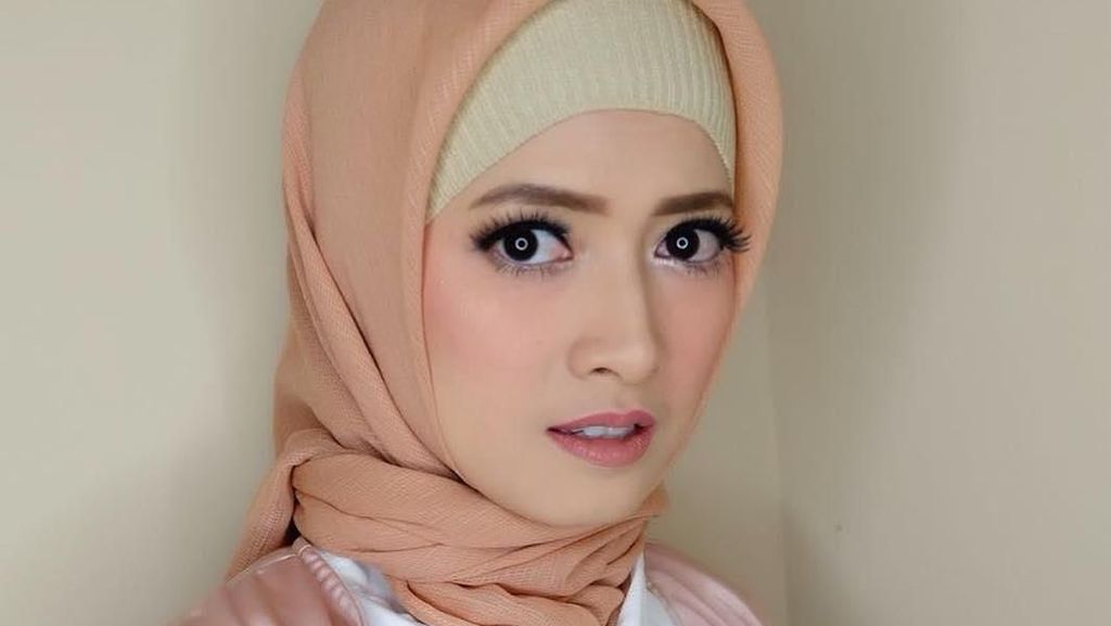 Foto: Bikin Pangling, Ini Penampilan Chika Jessica Pakai Hijab