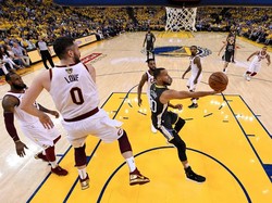 Curry Pecahkan Rekor, Warriors Kembali Bungkam Cavaliers di Final
