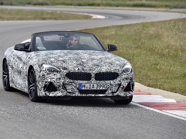 BMW Z4 Diuji di Sirkuit, Begini Penampakannya