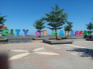 Kilas Balik Pantai Losari Makassar yang Kini Jadi Ikon Kota Daeng Kilas Balik Pantai Losari Makassar yang Kini Jadi Ikon Kota Daeng