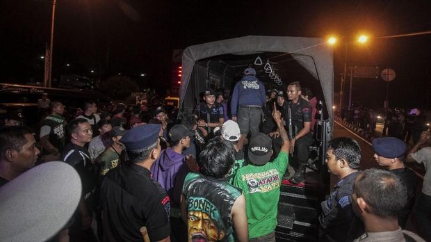 Pemulangan para Bonek dari Yogyakarta menuju Surabaya saat laga Persija vs Persebaya dibatalkan. (