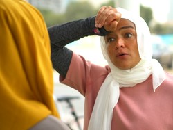 Olahraga Ringan Saat Puasa ala Hijaber Dubai Ini Bisa Dicoba