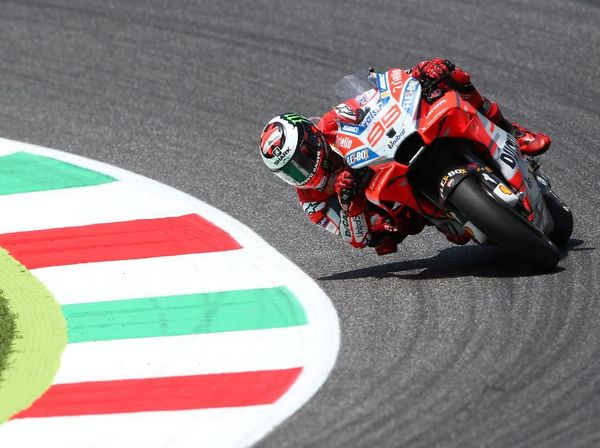 Jorge Lorenzo Curi Panggung di MotoGP Italia 2018