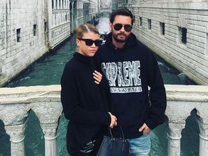 Sofia Richie dan Scott Disick Bantah Putus dengan Pelukan Mesra