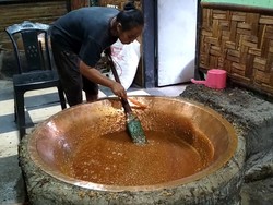 Berkah Ramadan, Omzet Penjual Jenang di Blitar Meroket