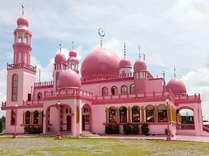 Foto: 3 Masjid Pink di Dunia, Semuanya Indah dan Megah Foto: 3 Masjid Pink di Dunia, Semuanya Indah dan Megah