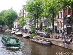 Ini Rasanya Naik Perahu Keliling Kanal Amsterdam