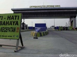 Tol Pejagan-Cikampek Padat Jelang Rest Area Km 229