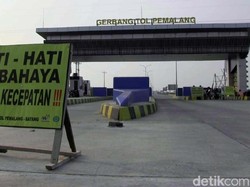 Tol Pejagan-Cikampek Padat Jelang Rest Area Km 229