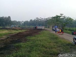 Pembuangan Limbah di Dekat Pemukiman Warga Malang Dikeluhkan Pembuangan Limbah di Dekat Pemukiman Warga Malang Dikeluhkan