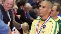 Ronaldo menjadi wakil timnas Brasil lainnya. Dia mencatatkan 15 kemenangan dalam 19 kali pertandingan. (Foto: Gabriel Bouys/AFP)
