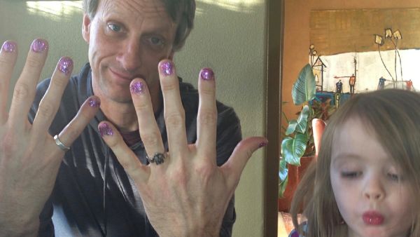 Tony Hawk, si Skateboard Legend yang Sayang Banget sama Anak