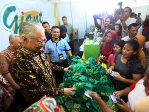 Warga Serbu Bazar Ramadan