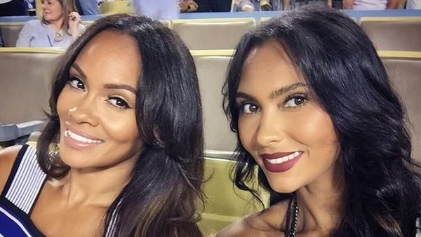 Foto: Ibu-ibu Awet Muda yang Seperti Kembar dengan Anaknya