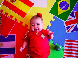 Pakai Jersey Bola, Bayi-bayi Ini Lucu Banget