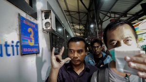 Momen Bupati Purbalingga Dibawa KPK di Gerbong Eksekutif Gajayana