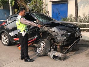 Mobil Anisa Bahar Kecelakaan di Jakut, Ini Dugaan Penyebabnya