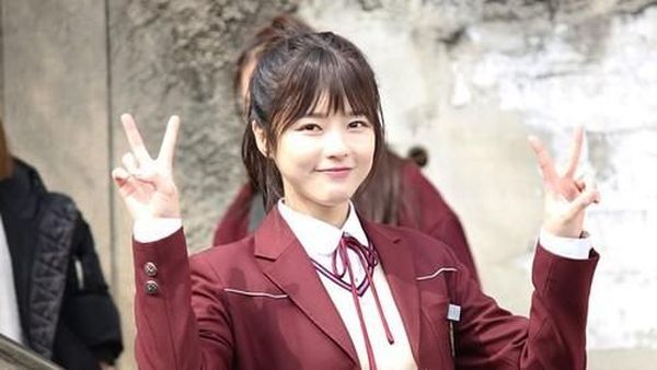 Masih Cocok Pakai Seragam SMA, Kamu Tak Akan Sangka Usia Asli Artis Ini