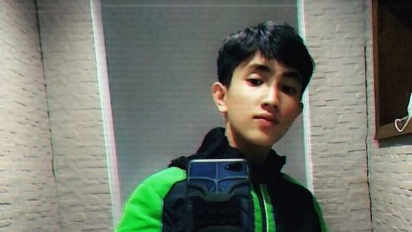 Ini Angga Purnama, Driver Ojol yang Viral karena Lebih Ganteng dari Artis