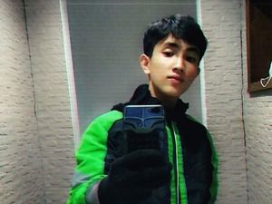 Ini Angga Purnama, Driver Ojol yang Viral karena Lebih Ganteng dari Artis