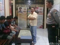 Kencing Sembarangan, 5 Pemuda di Situbondo Diciduk Polisi