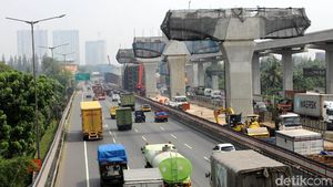 H-10 Lebaran Proyek Tol Layang Jakarta-Cikampek Disetop