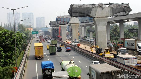 H-10 Lebaran Proyek Tol Layang Jakarta-Cikampek Disetop