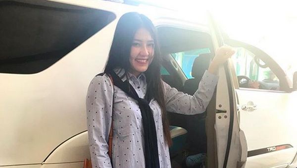 Gaya Berkendara Via Vallen