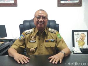 Besuk Kajari yang Kena Corona, Bupati Bantul Selesai Isolasi Pekan Ini Besuk Kajari yang Kena Corona, Bupati Bantul Selesai Isolasi Pekan Ini