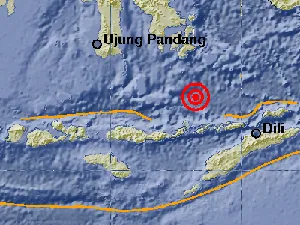 Video: Cerita Pekerja Kapal Saat Gempa NTT, Penumpang Jatuh ke Laut