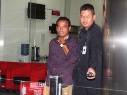 Diangkut Pakai Kereta, Bupati Purbalingga Dikawal di Dalam Gerbong