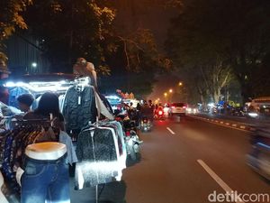 Ditertibkan Tanpa Diberi Solusi, Ini Curhatan Pedagang Mobil Toko