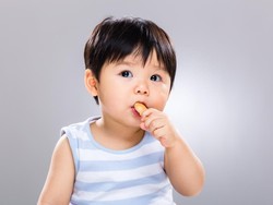 Si Kecil Suka Ngemil? Pastikan Camilannya Sehat