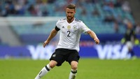 Shkodran Mustafi menjadi bagian dari skuat juara Jerman di Piala Dunia 2014. Tapi ia sekarang kalah bersaing memperebutkan posisi di lini belakang Die Mannschaft. (Foto: Dean Mouhtaropoulos/Getty Images)